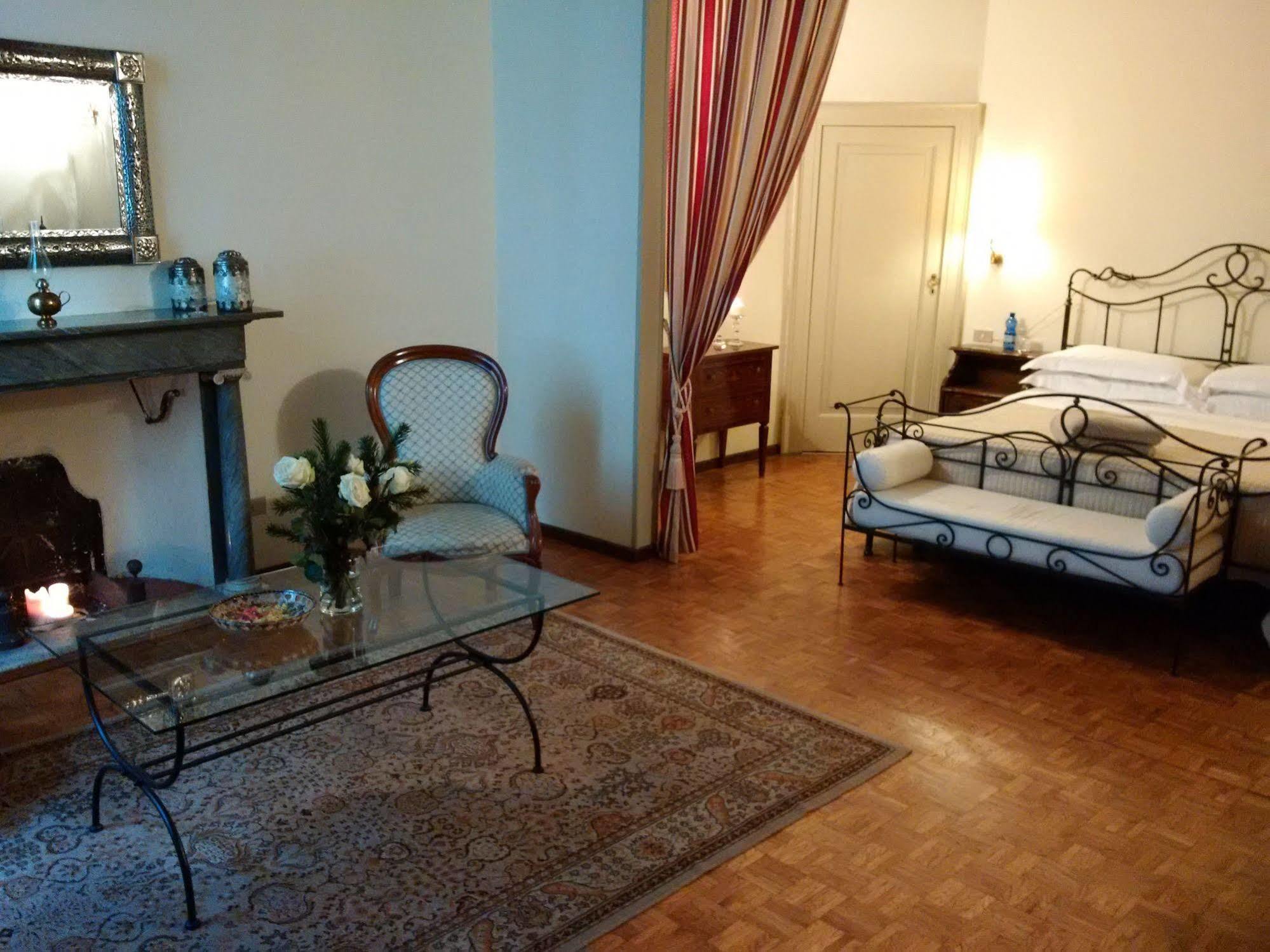 Antica Dimora Bed & Breakfast Bergamo Bagian luar foto